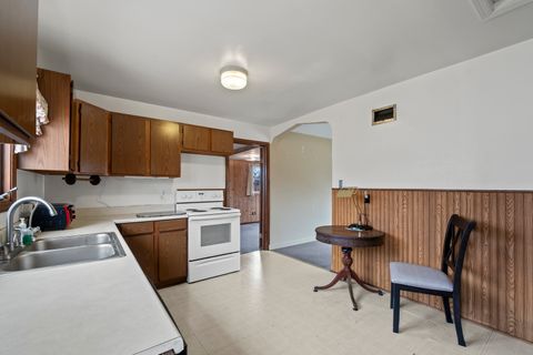 Tiny photo for 8026 W 84th Place, Justice, IL 60458 (MLS # 12580120)