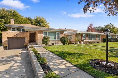 Tiny photo for 7311 N Kedvale Avenue, Lincolnwood, IL 60712 (MLS # 12791814)