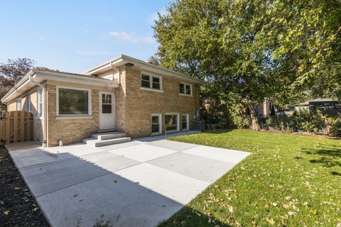 Tiny photo for 7311 N Kedvale Avenue, Lincolnwood, IL 60712 (MLS # 12791814)