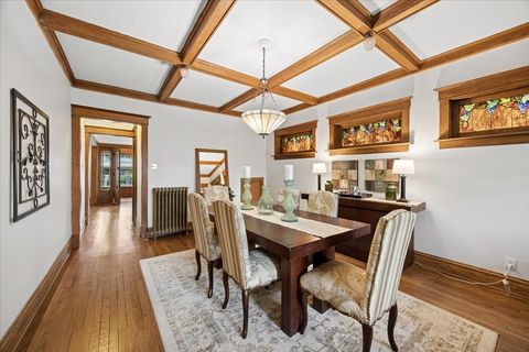 Tiny photo for 601 S Kenilworth Avenue, Oak Park, IL 60304 (MLS # 12627966)