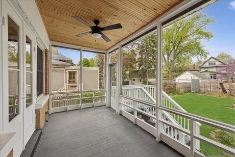 Tiny photo for 601 S Kenilworth Avenue, Oak Park, IL 60304 (MLS # 12627966)