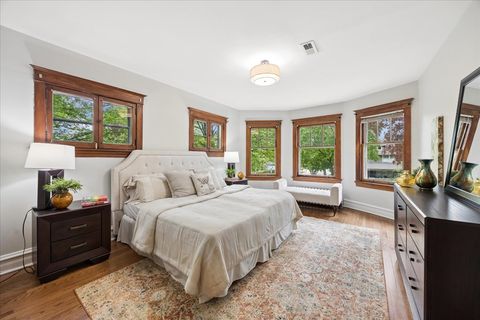 Tiny photo for 601 S Kenilworth Avenue, Oak Park, IL 60304 (MLS # 12627966)