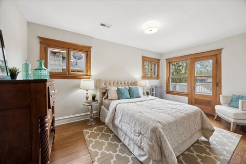 Tiny photo for 601 S Kenilworth Avenue, Oak Park, IL 60304 (MLS # 12627966)