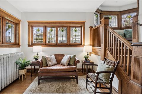 Tiny photo for 601 S Kenilworth Avenue, Oak Park, IL 60304 (MLS # 12627966)