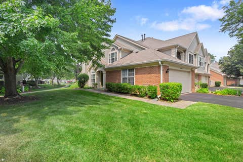 Photo of 30W024 Cedar Court #024, Warrenville, IL 60555 (MLS # 12714639)