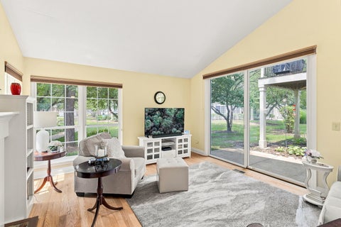 Tiny photo for 30W024 Cedar Court #024, Warrenville, IL 60555 (MLS # 12714639)