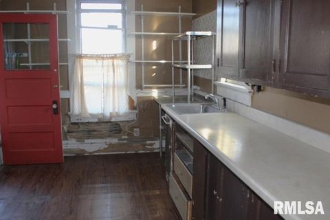 Tiny photo for 714 S MAIN Street, Kewanee, IL 61443 (MLS # QC4268076)