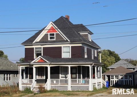 Photo of 714 S MAIN Street, Kewanee, IL 61443 (MLS # QC4268076)