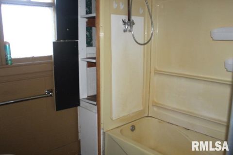 Tiny photo for 714 S MAIN Street, Kewanee, IL 61443 (MLS # QC4268076)