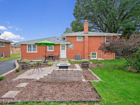 Tiny photo for 11146 84th Place, Willow Springs, IL 60480 (MLS # 12755586)