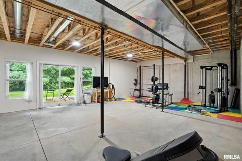 Tiny photo for 1013 2ND Street Court, Moline, IL 61265 (MLS # QC4265693)