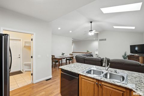 Tiny photo for 1013 2ND Street Court, Moline, IL 61265 (MLS # QC4265693)