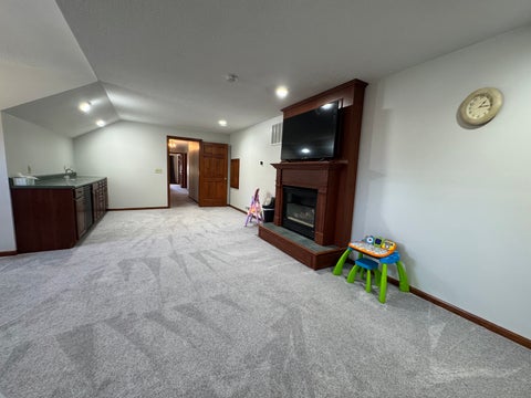 Tiny photo for 1404 Silverthorne Drive, Quincy, IL 62305 (MLS # 12752773)