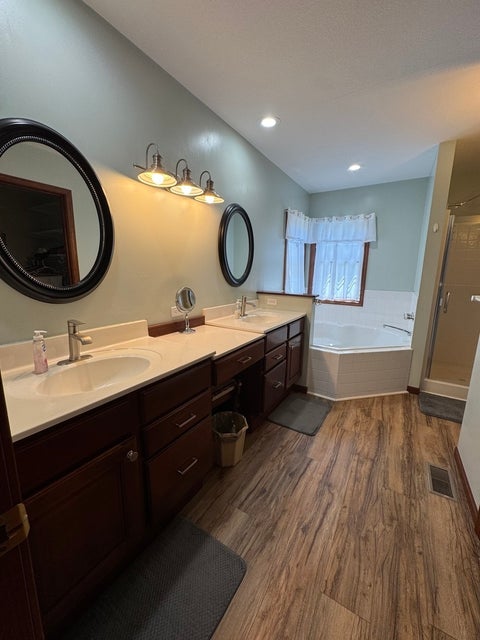 Tiny photo for 1404 Silverthorne Drive, Quincy, IL 62305 (MLS # 12752773)