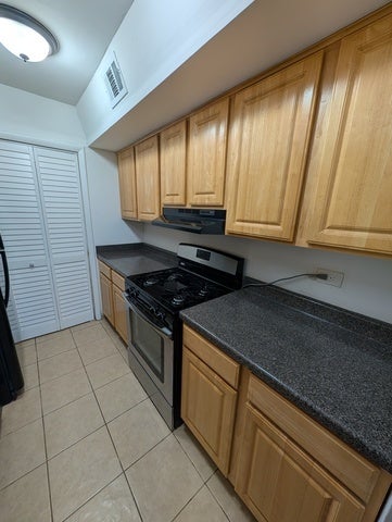 Tiny photo for 1756 Fayette WALK #C, Hoffman Estates, IL 60169 (MLS # 12660189)