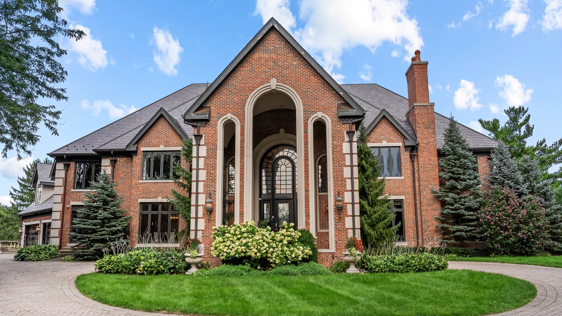 33 Hidden Brook Drive