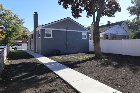 Tiny photo for 12526 HONORE Street, Calumet Park, IL 60827 (MLS # 12517693)