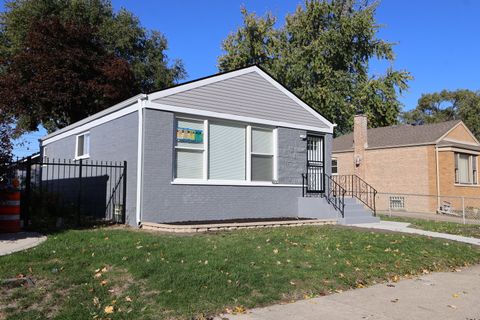 Tiny photo for 12526 HONORE Street, Calumet Park, IL 60827 (MLS # 12517693)