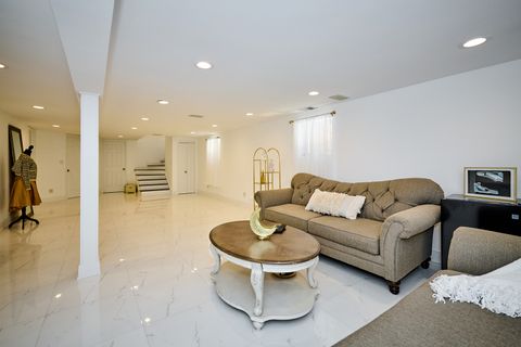 Tiny photo for 4828 W Berwyn Avenue, Chicago, IL 60630 (MLS # 12605268)