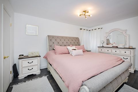 Tiny photo for 4828 W Berwyn Avenue, Chicago, IL 60630 (MLS # 12605268)