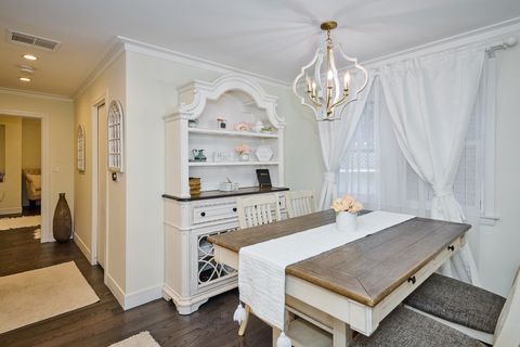 Tiny photo for 4828 W Berwyn Avenue, Chicago, IL 60630 (MLS # 12605268)