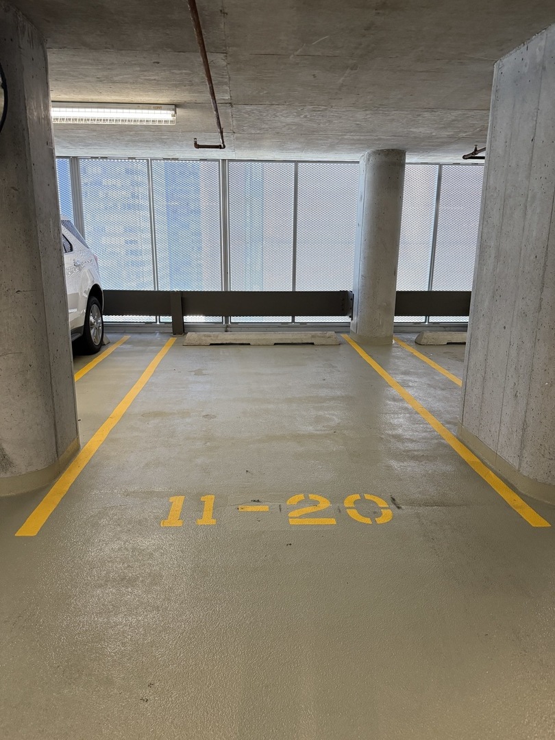 600 N Fairbanks Court P11-20