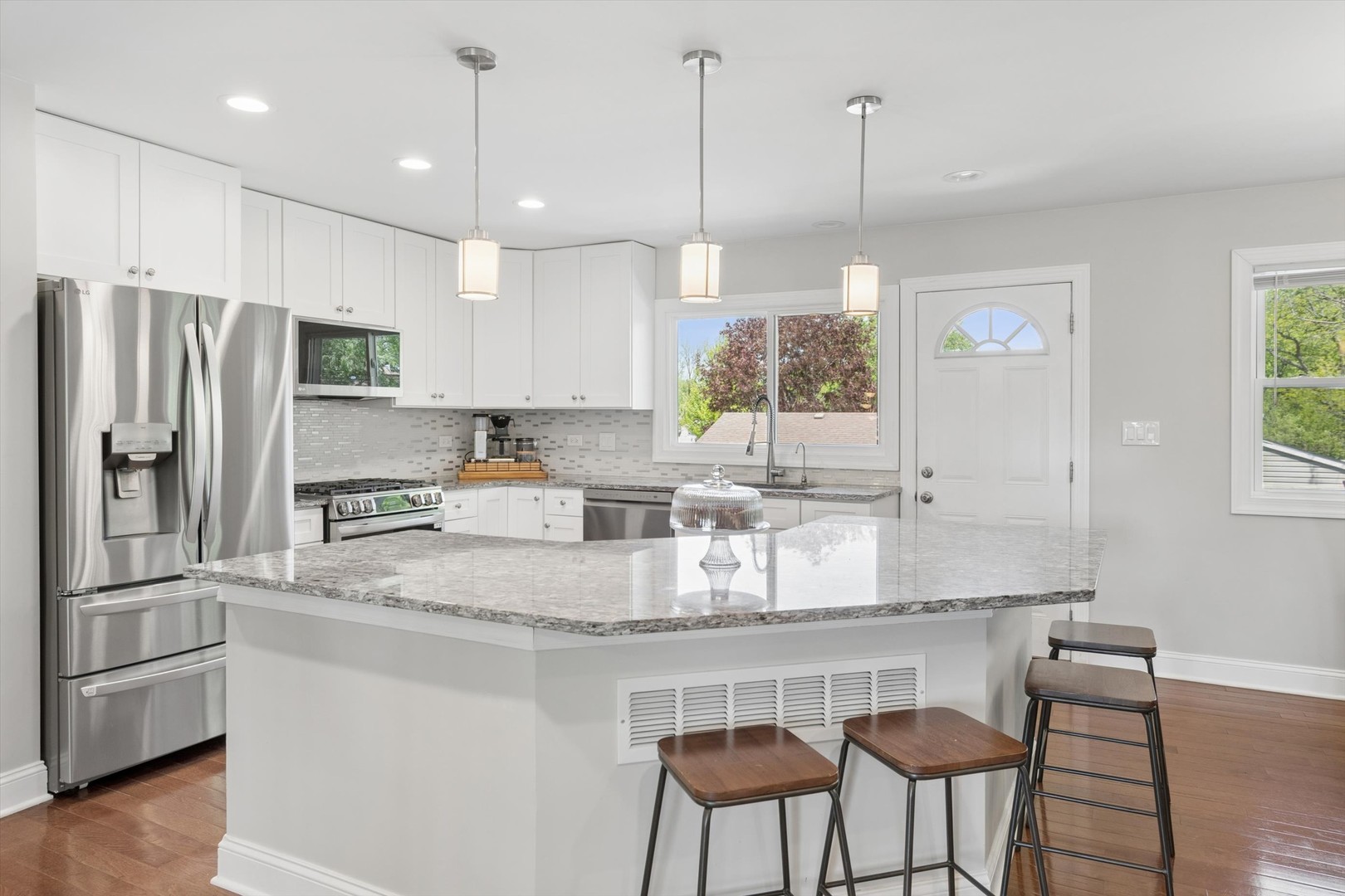 224 E Cedarwood Court