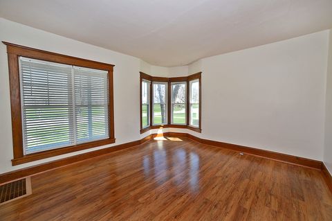 Tiny photo for 905 E Center Street, Ottawa, IL 61350 (MLS # 12614668)