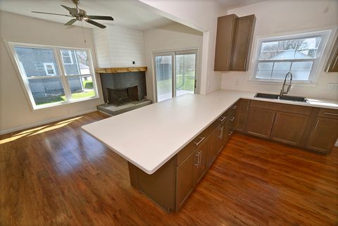 Tiny photo for 905 E Center Street, Ottawa, IL 61350 (MLS # 12614668)