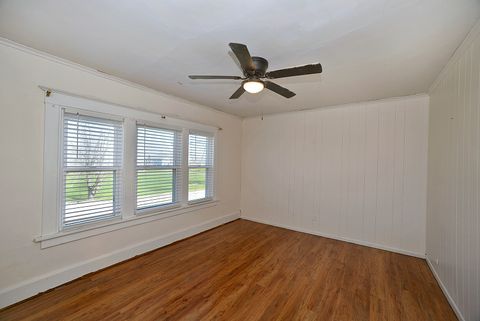 Tiny photo for 905 E Center Street, Ottawa, IL 61350 (MLS # 12614668)