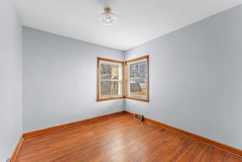 Tiny photo for 2341 33 Street, Moline, IL 61265 (MLS # 100000403)