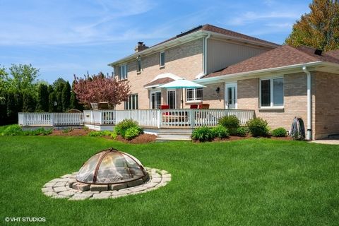 Tiny photo for 307 Anne Court, Prospect Heights, IL 60070 (MLS # 12477299)