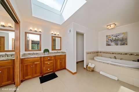 Tiny photo for 307 Anne Court, Prospect Heights, IL 60070 (MLS # 12477299)