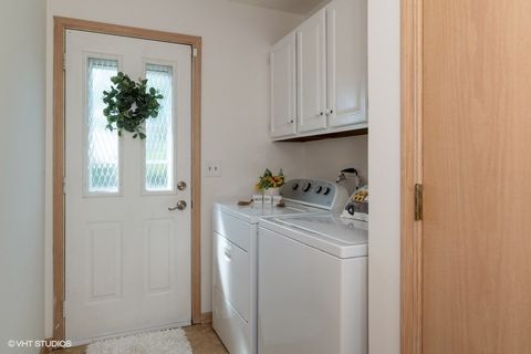 Tiny photo for 307 Anne Court, Prospect Heights, IL 60070 (MLS # 12477299)