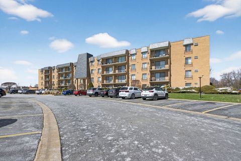 Photo of 931 W Arquilla Drive #415, Glenwood, IL 60425 (MLS # 12593683)