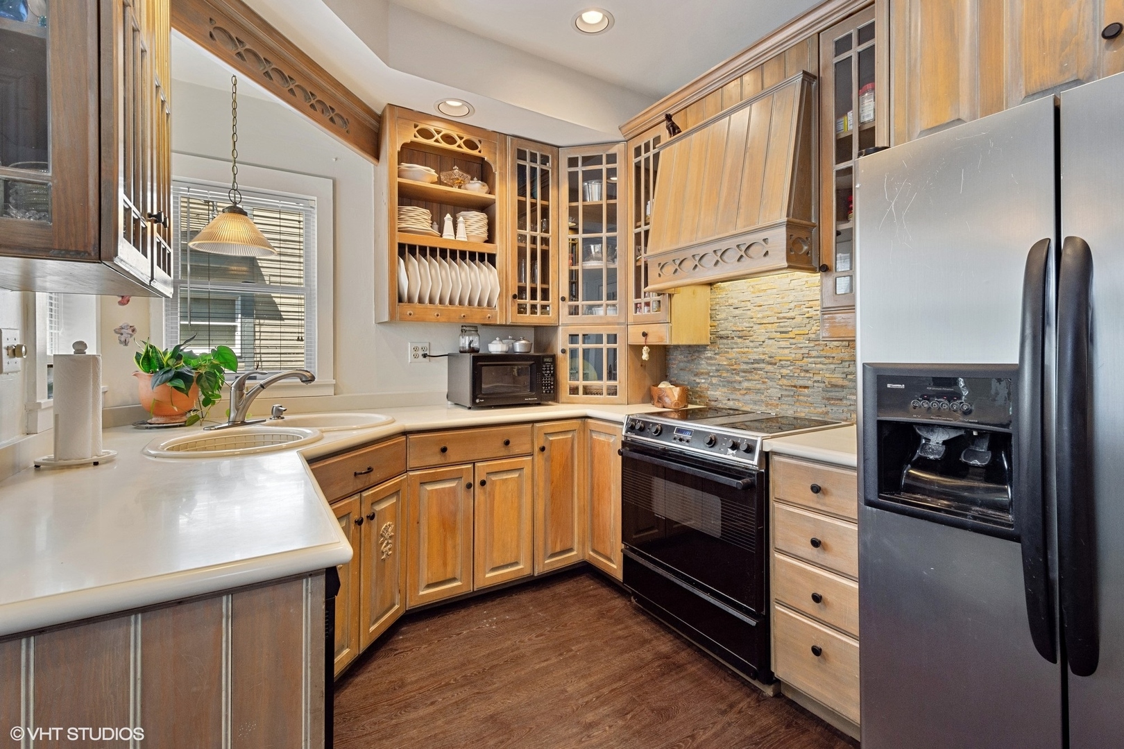 315 W Lincoln Avenue