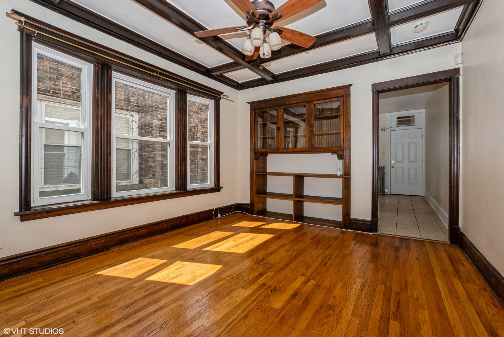 4732 S Saint Lawrence Avenue 3