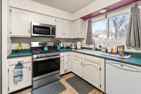 Tiny photo for 149 Brandywine Court, Vernon Hills, IL 60061 (MLS # 12589716)