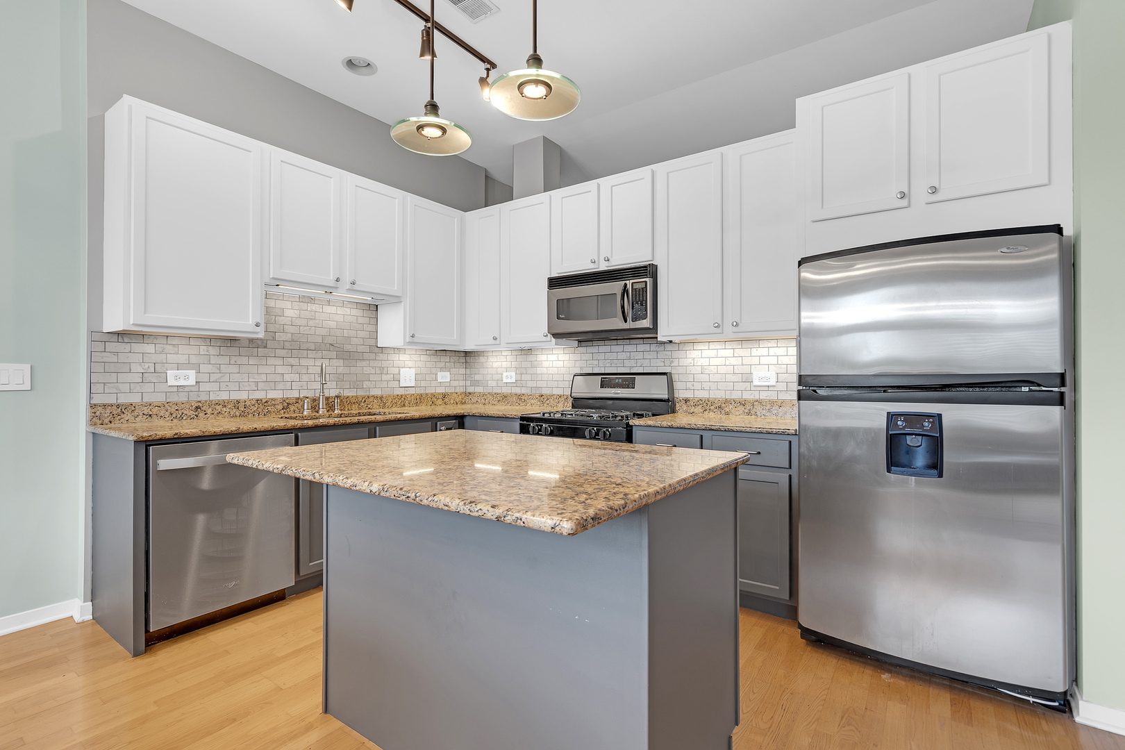 2915 N Clybourn Avenue 310
