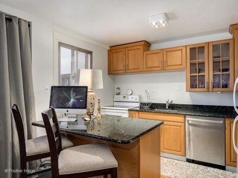 Tiny photo for 6300 N Sheridan Road #608, Chicago, IL 60660 (MLS # 12525903)