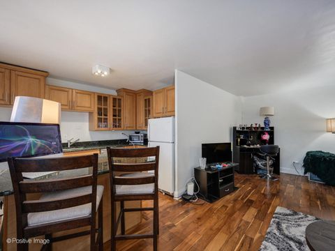 Tiny photo for 6300 N Sheridan Road #608, Chicago, IL 60660 (MLS # 12525903)