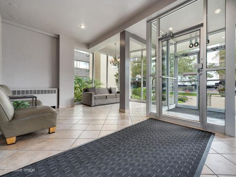 Tiny photo for 6300 N Sheridan Road #608, Chicago, IL 60660 (MLS # 12525903)