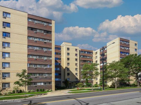 Photo of 6300 N Sheridan Road #608, Chicago, IL 60660 (MLS # 12525903)