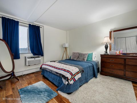 Tiny photo for 6300 N Sheridan Road #608, Chicago, IL 60660 (MLS # 12525903)