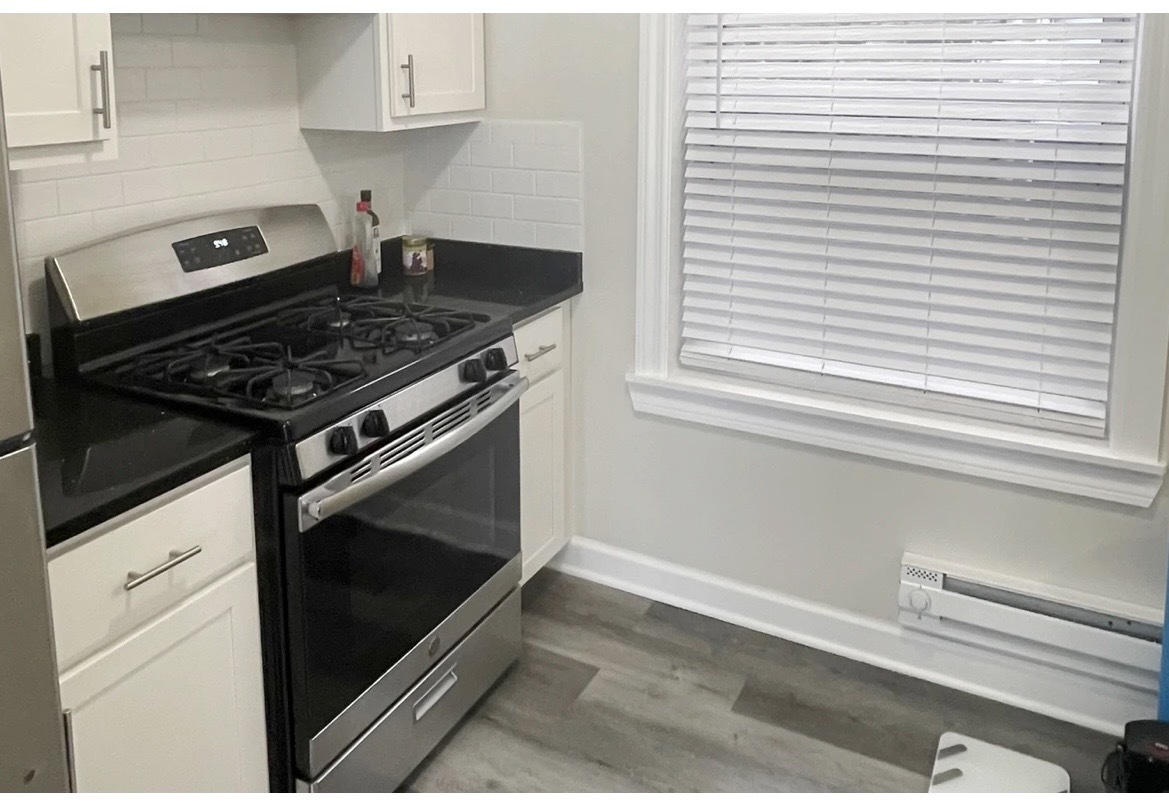 648.5 W Roscoe Street 2S