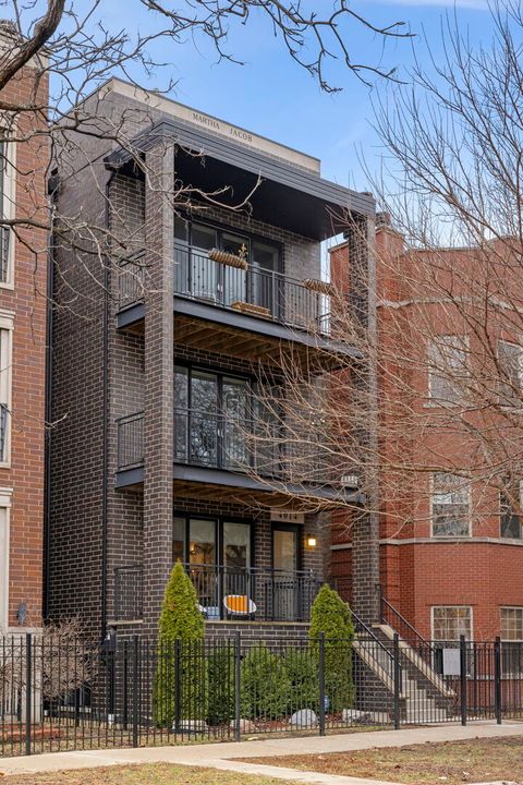 Tiny photo for 4014 N Mozart Street #1, Chicago, IL 60618 (MLS # 12588108)