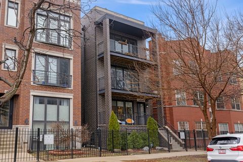 Tiny photo for 4014 N Mozart Street #1, Chicago, IL 60618 (MLS # 12588108)