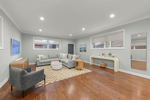 Tiny photo for 4014 N Mozart Street #1, Chicago, IL 60618 (MLS # 12588108)