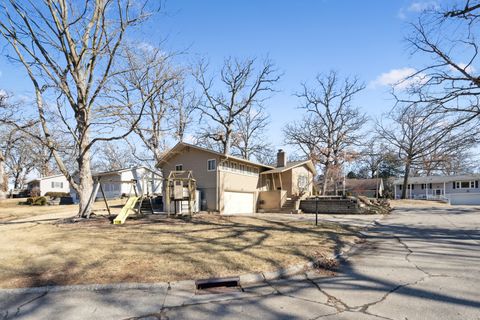 Tiny photo for 5019 34TH Avenue A, Moline, IL 61265 (MLS # 12568319)