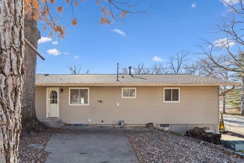 Tiny photo for 5019 34TH Avenue A, Moline, IL 61265 (MLS # 12568319)